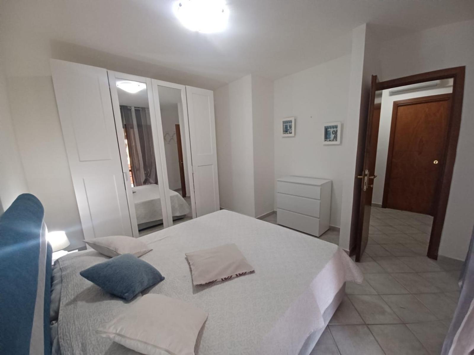 Ferienwohnung Casa Sibilla Bi-Locale Con Terrazza A 60 Metri Dal Mare Marinella  Exterior foto